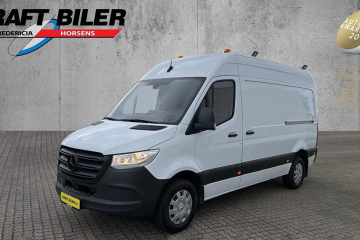 Hvid Mercedes Sprinter 317 fra 2023
