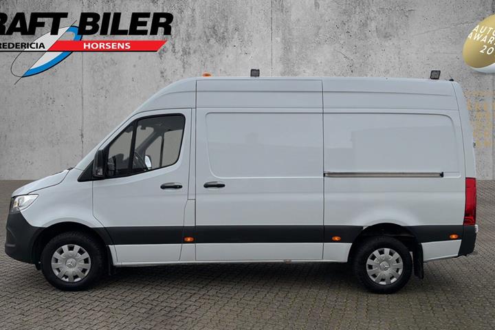 Hvid Mercedes Sprinter 317 fra 2023