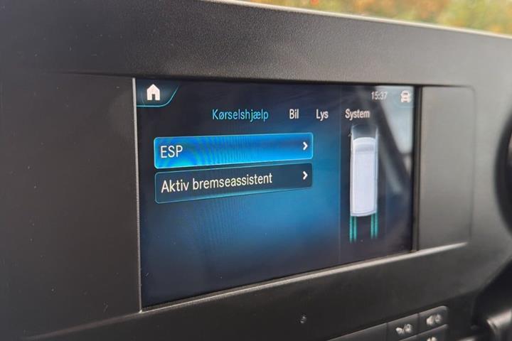 Hvid Mercedes Sprinter 317 fra 2023