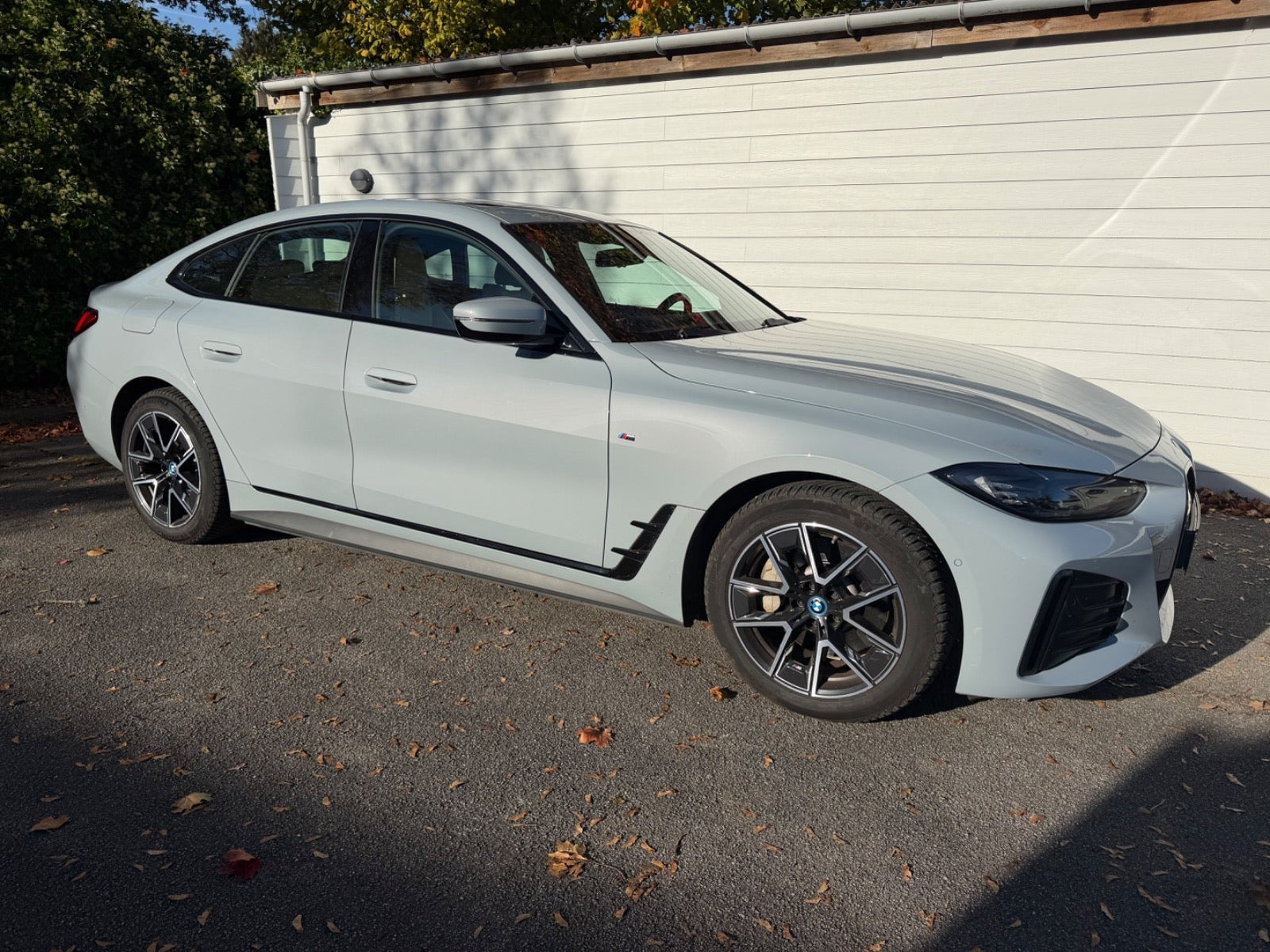 Grå BMW i4 fra 2022