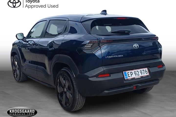 Blå Toyota Urban Cruiser fra 2025
