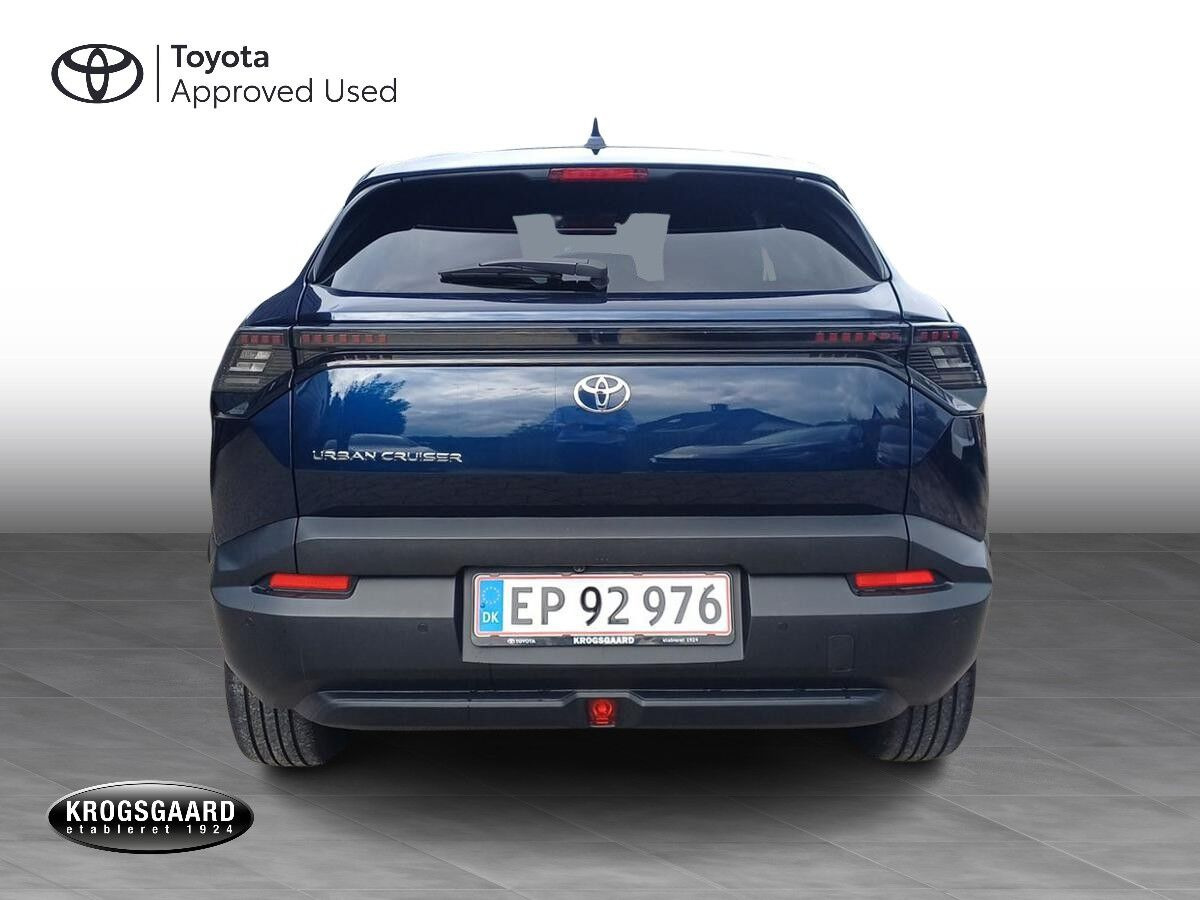 Blå Toyota Urban Cruiser fra 2025