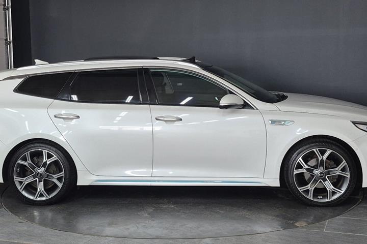 Hvid Kia Optima fra 2020
