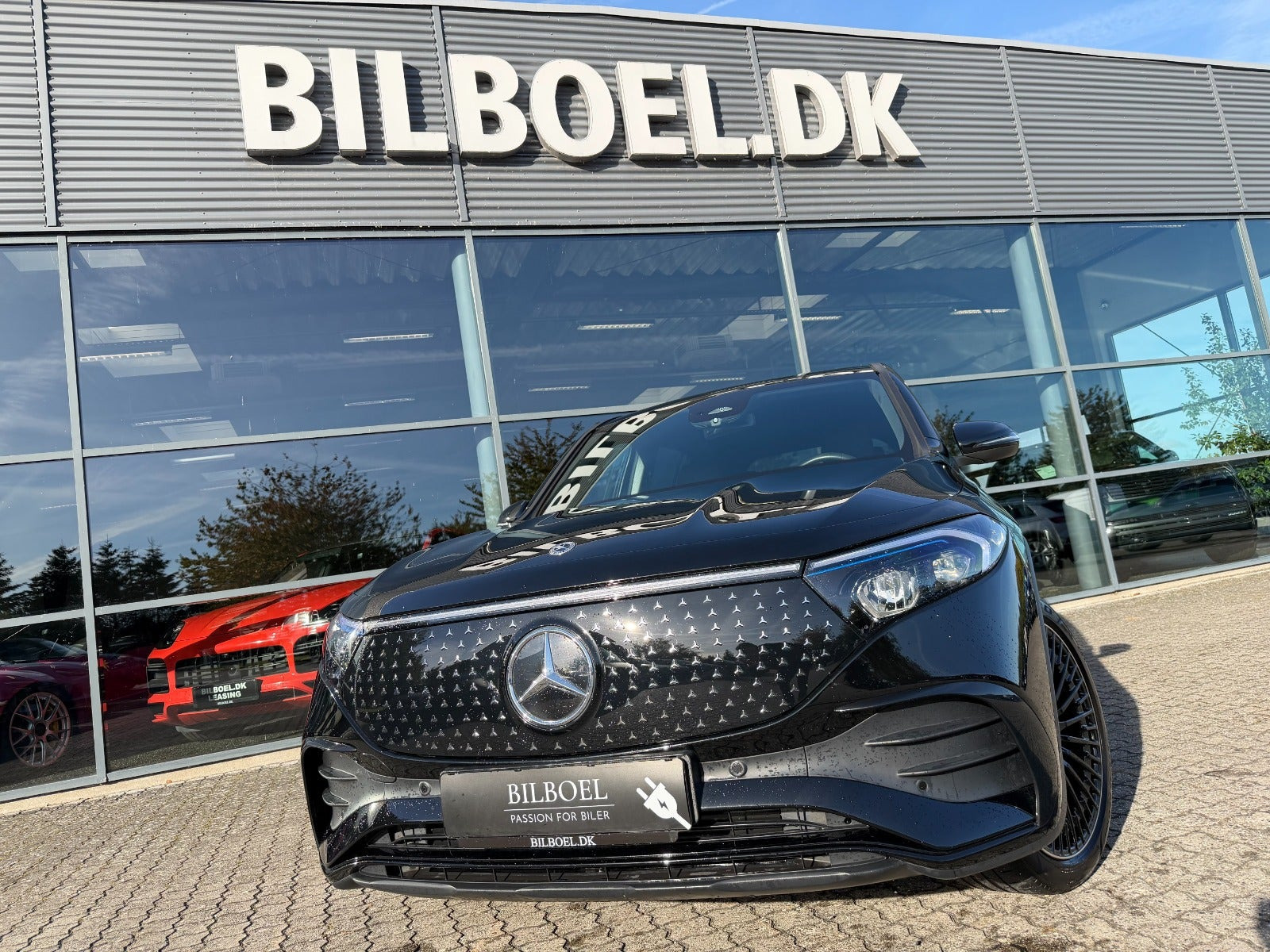 Sort Mercedes EQB250+ fra 2025