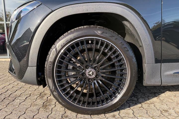 Sort Mercedes EQB250+ fra 2025