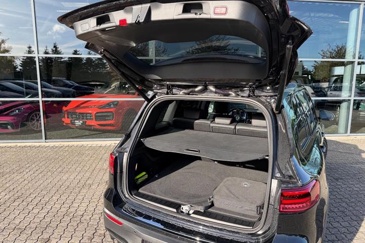 Sort Mercedes EQB250+ fra 2025