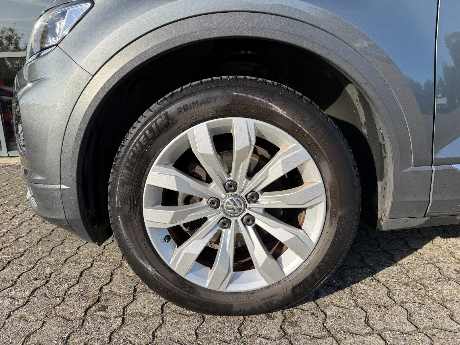 Grå VW T-Roc fra 2020