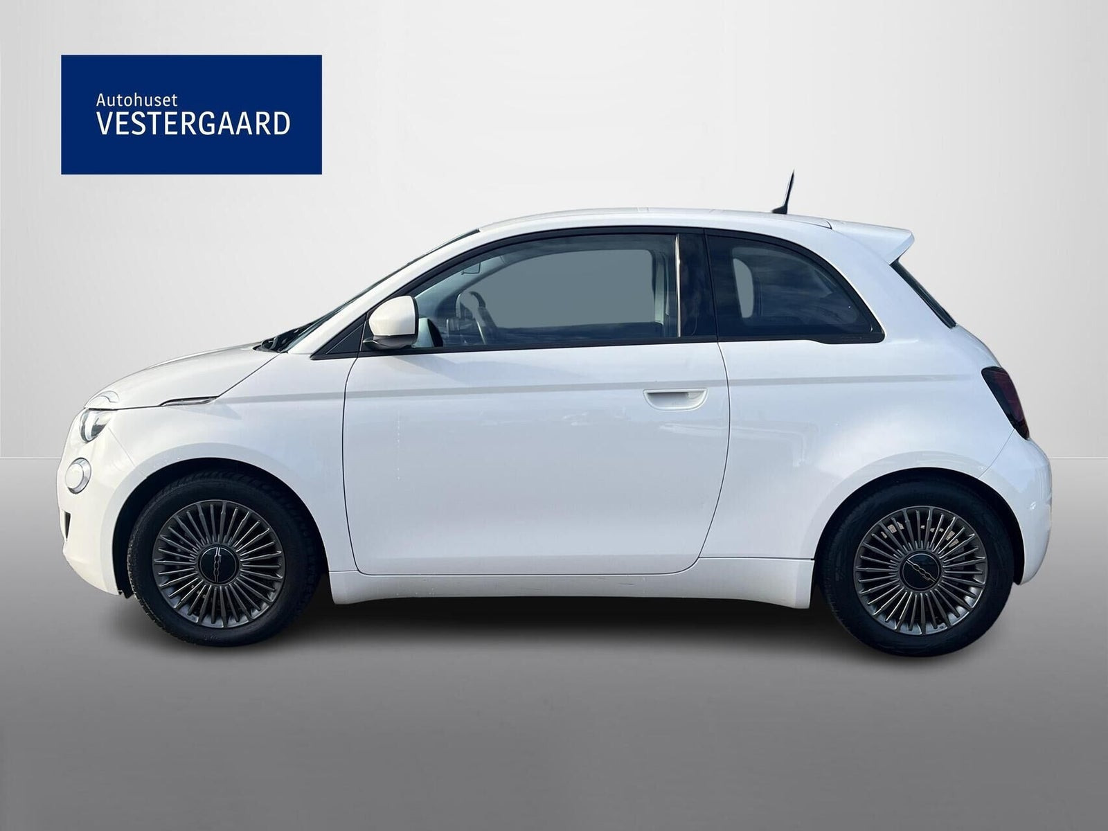 Hvid Fiat 500e fra 2021