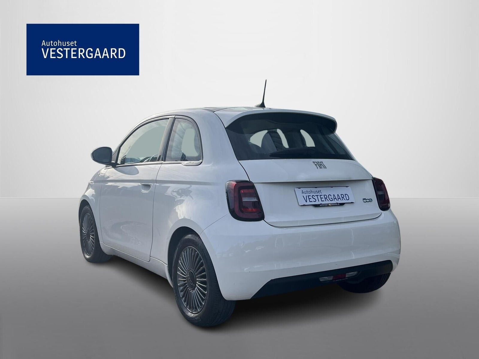 Hvid Fiat 500e fra 2021