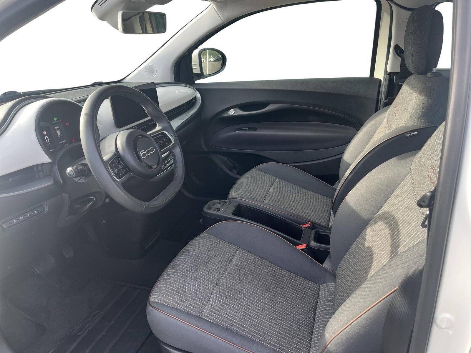 Hvid Fiat 500e fra 2021
