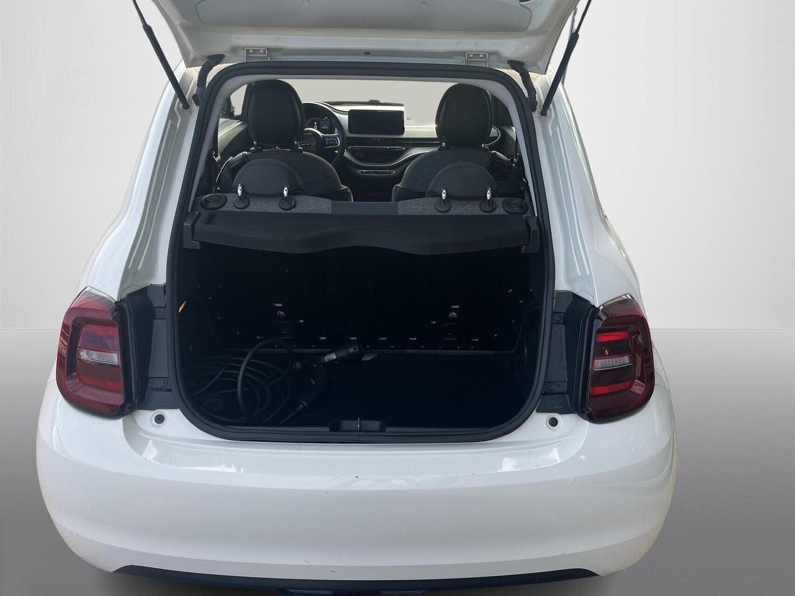 Hvid Fiat 500e fra 2021