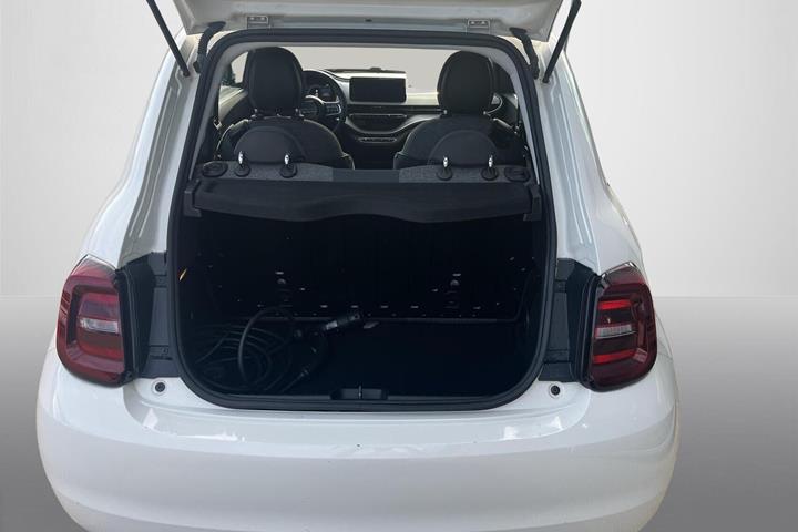 Hvid Fiat 500e fra 2021