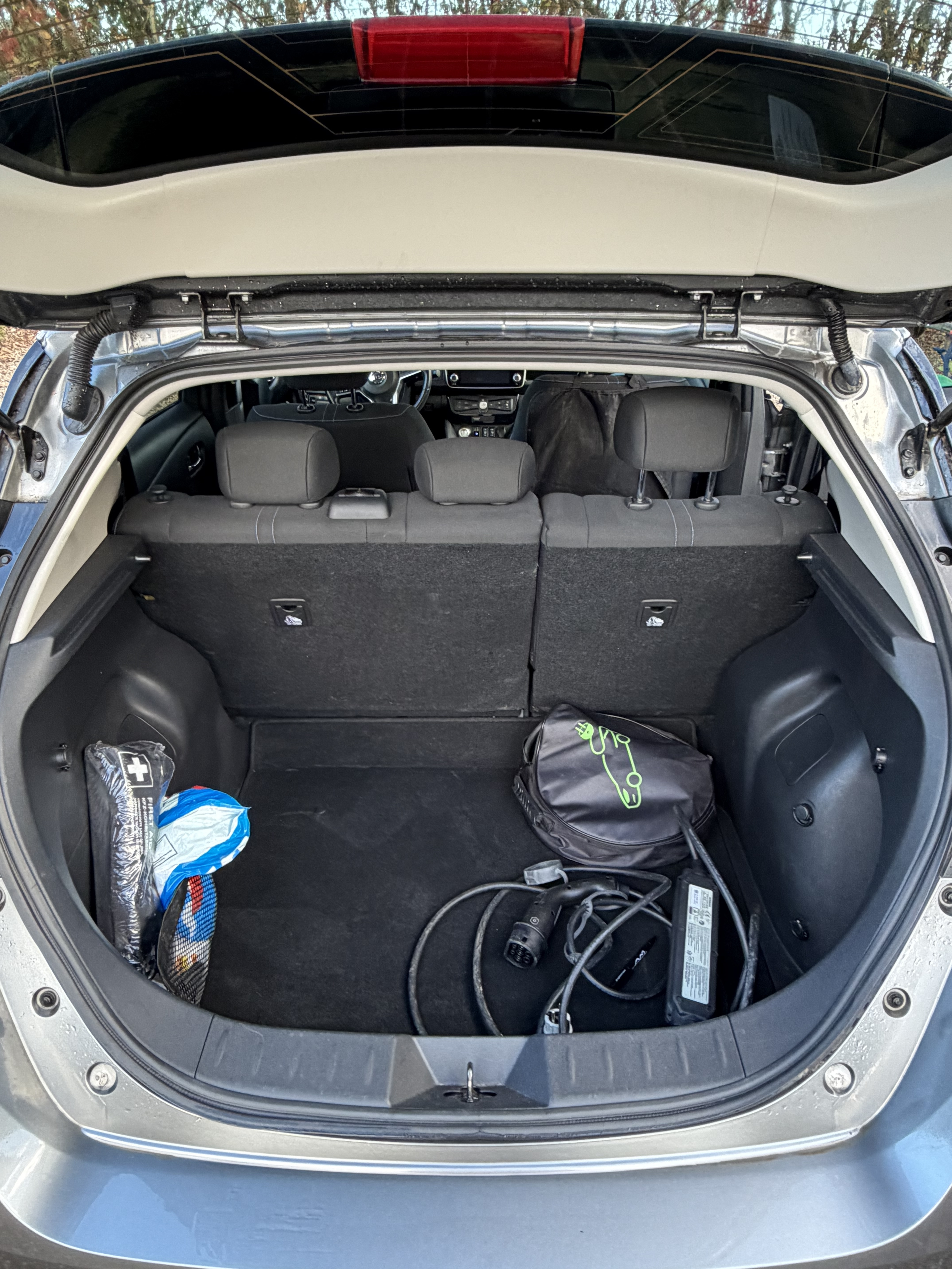 Grå Nissan Leaf fra 2021