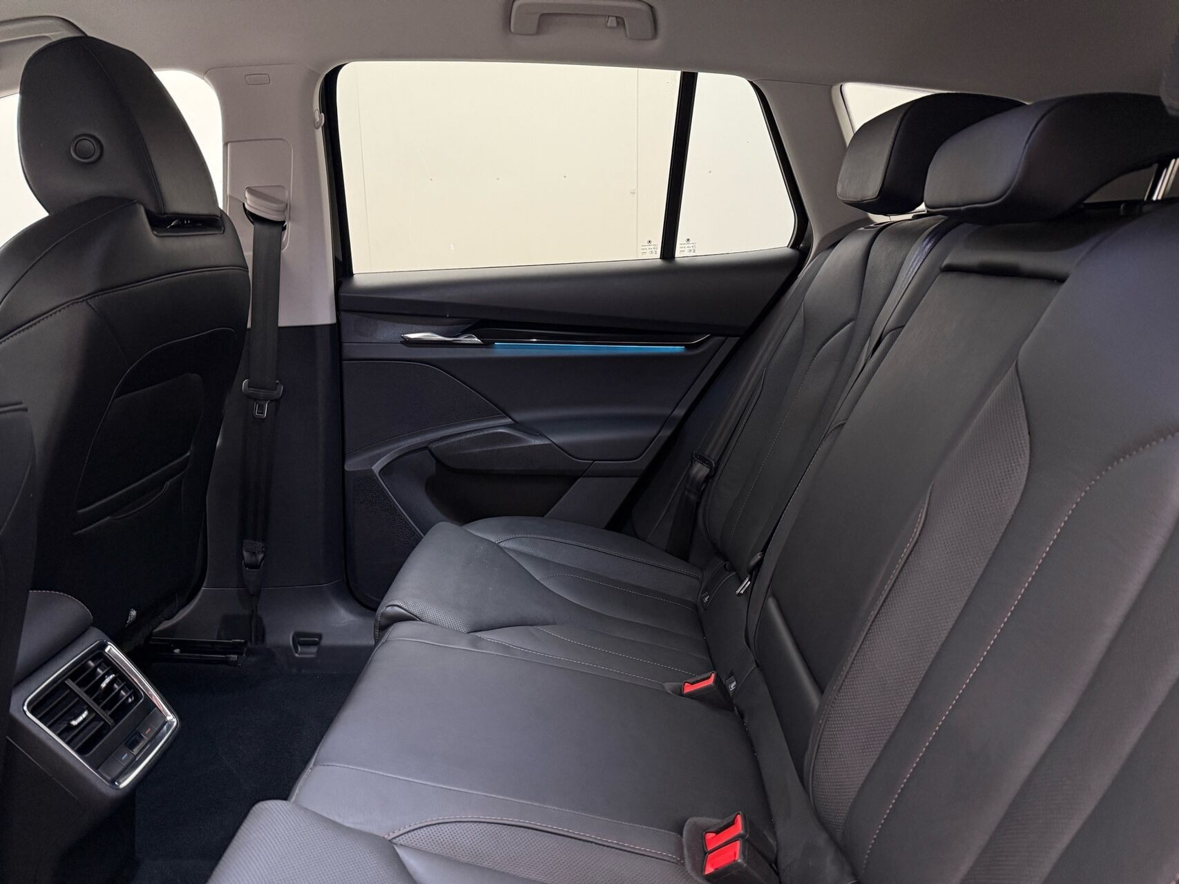 Sort Skoda Enyaq fra 2023