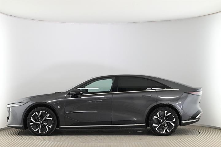 Grå Mazda 6e fra 2026