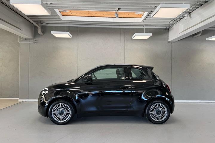 Sort Fiat 500e fra 2023