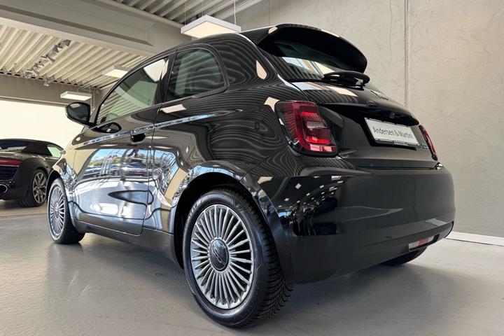 Sort Fiat 500e fra 2023