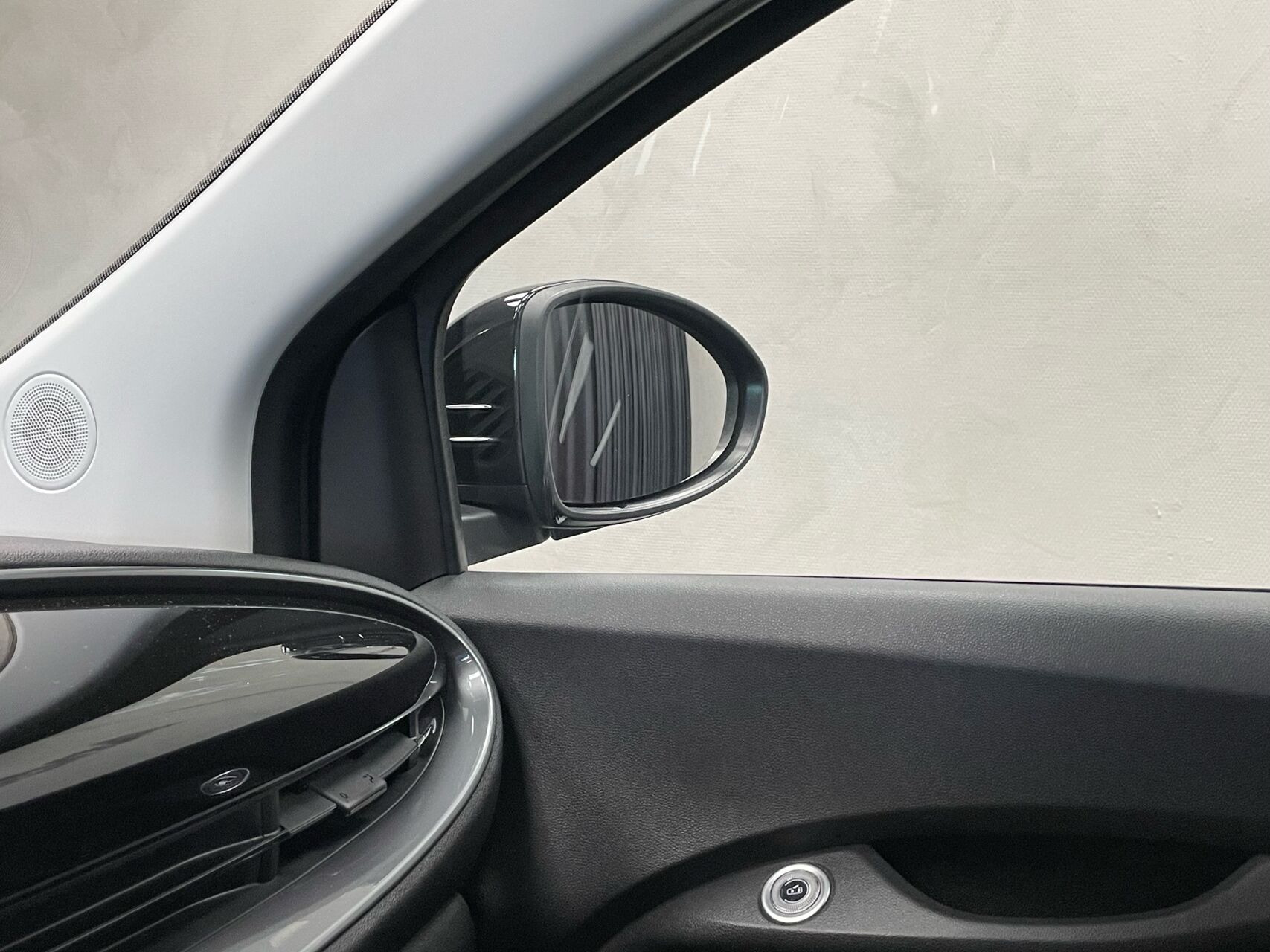Sort Fiat 500e fra 2023