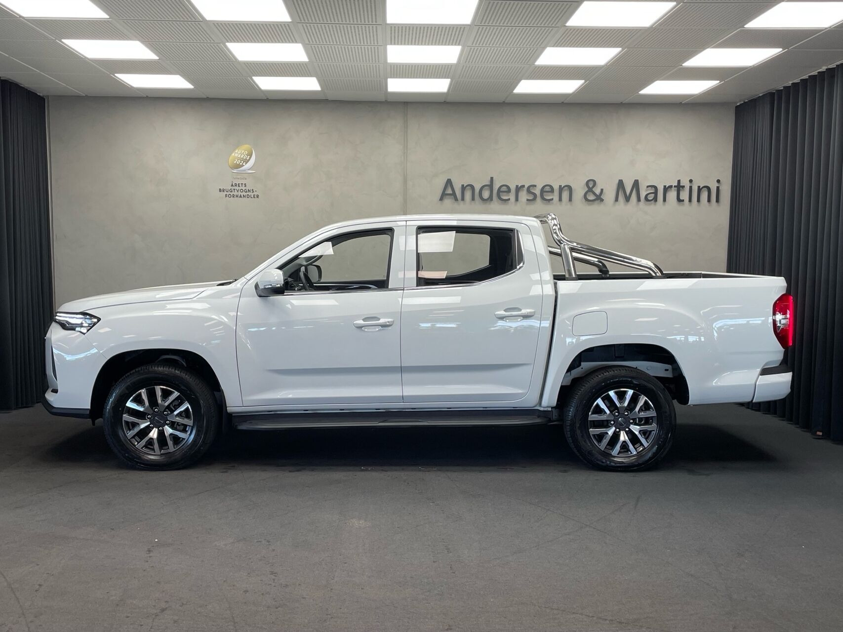 Hvid Maxus eT90 fra 2026