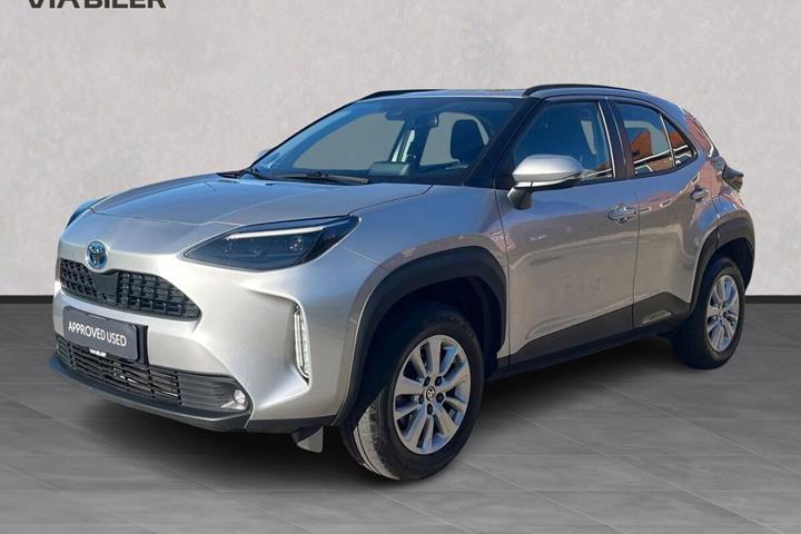 Sølv Toyota Yaris Cross fra 2023