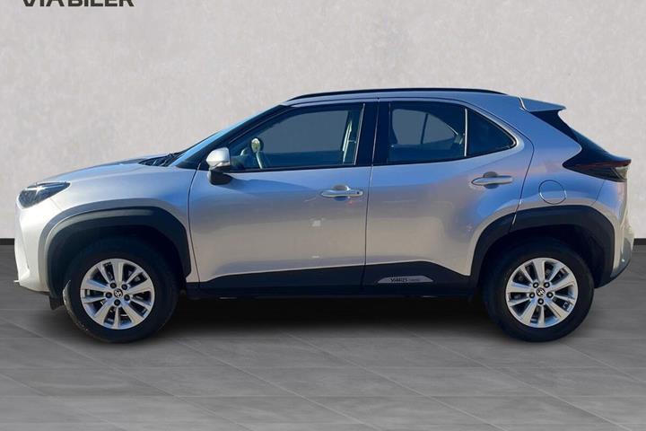 Sølv Toyota Yaris Cross fra 2023