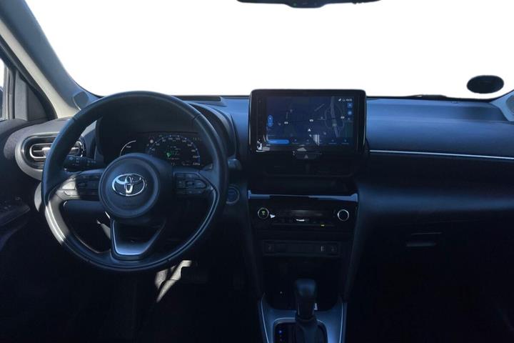Sølv Toyota Yaris Cross fra 2023