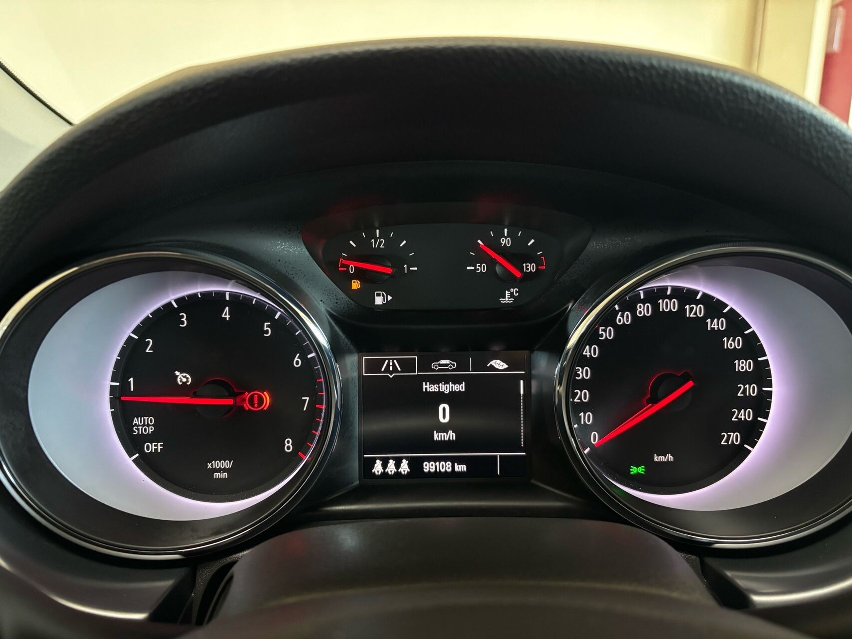 Sølv Opel Astra fra 2017
