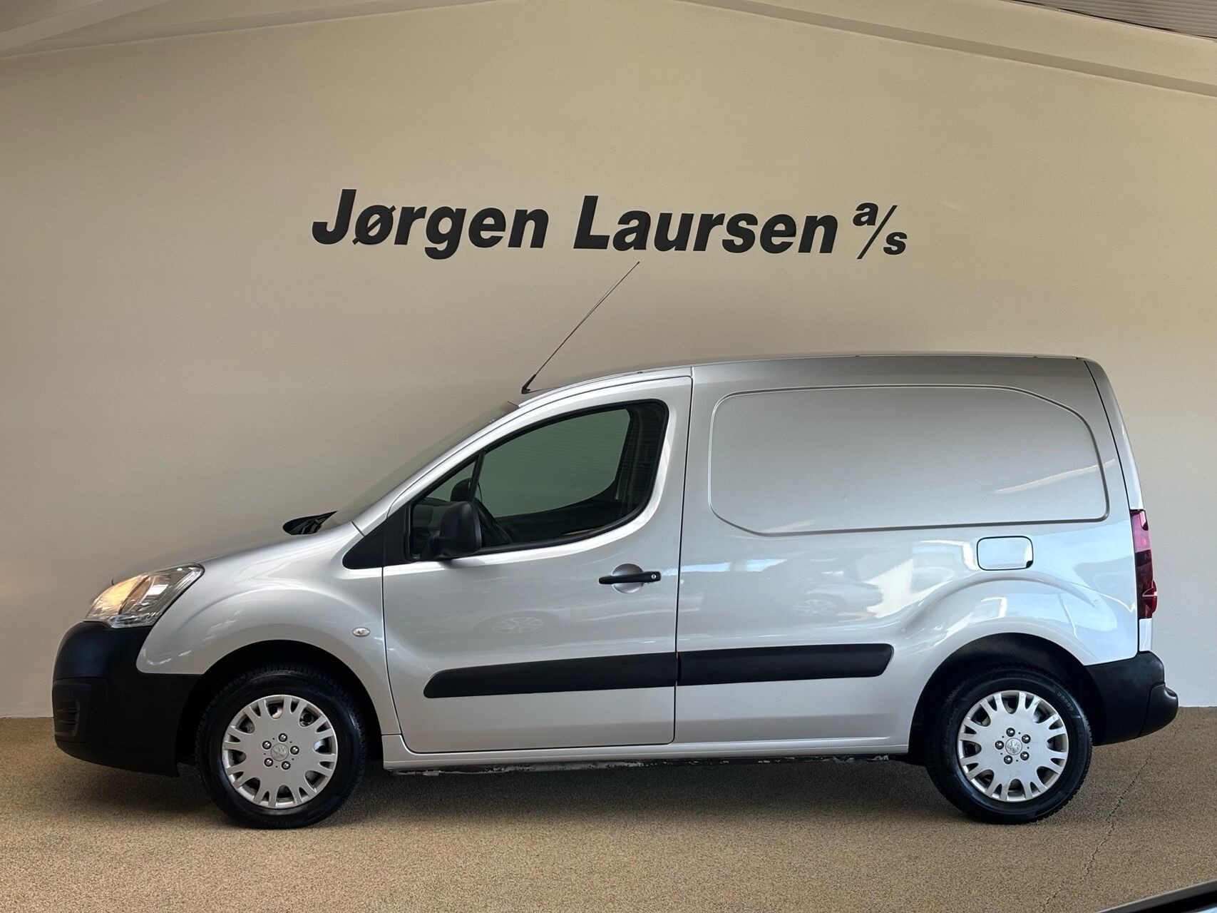 Sølv Peugeot Partner fra 2018