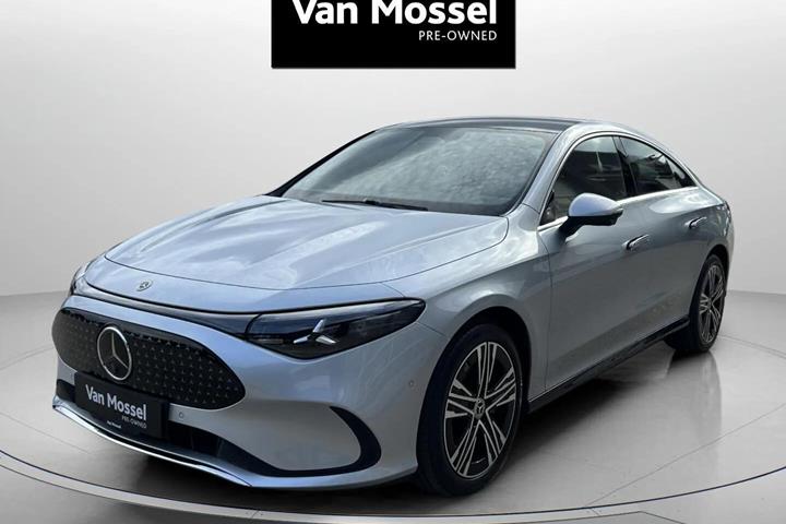Sølv Mercedes CLA200 fra 2026 set udefra