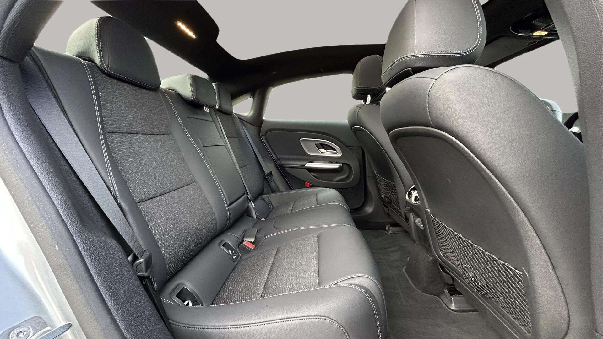 Sølv Mercedes CLA200 fra 2026