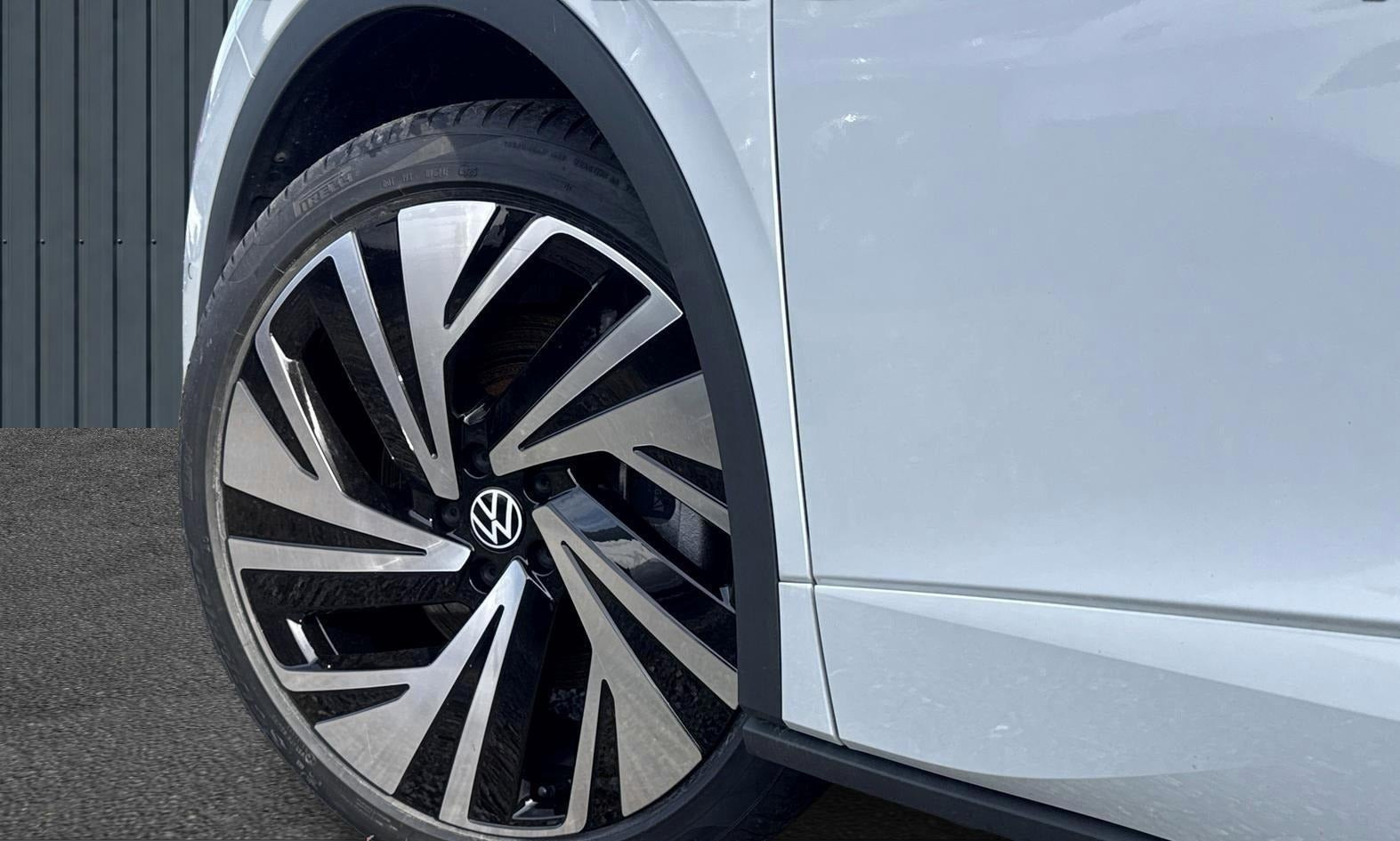 Hvid VW ID.4 fra 2025