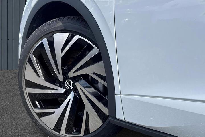 Hvid VW ID.4 fra 2025