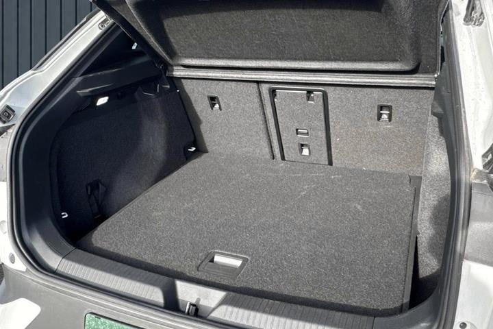 Hvid VW ID.4 fra 2025