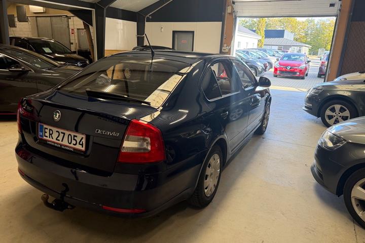Blå Skoda Octavia fra 2011
