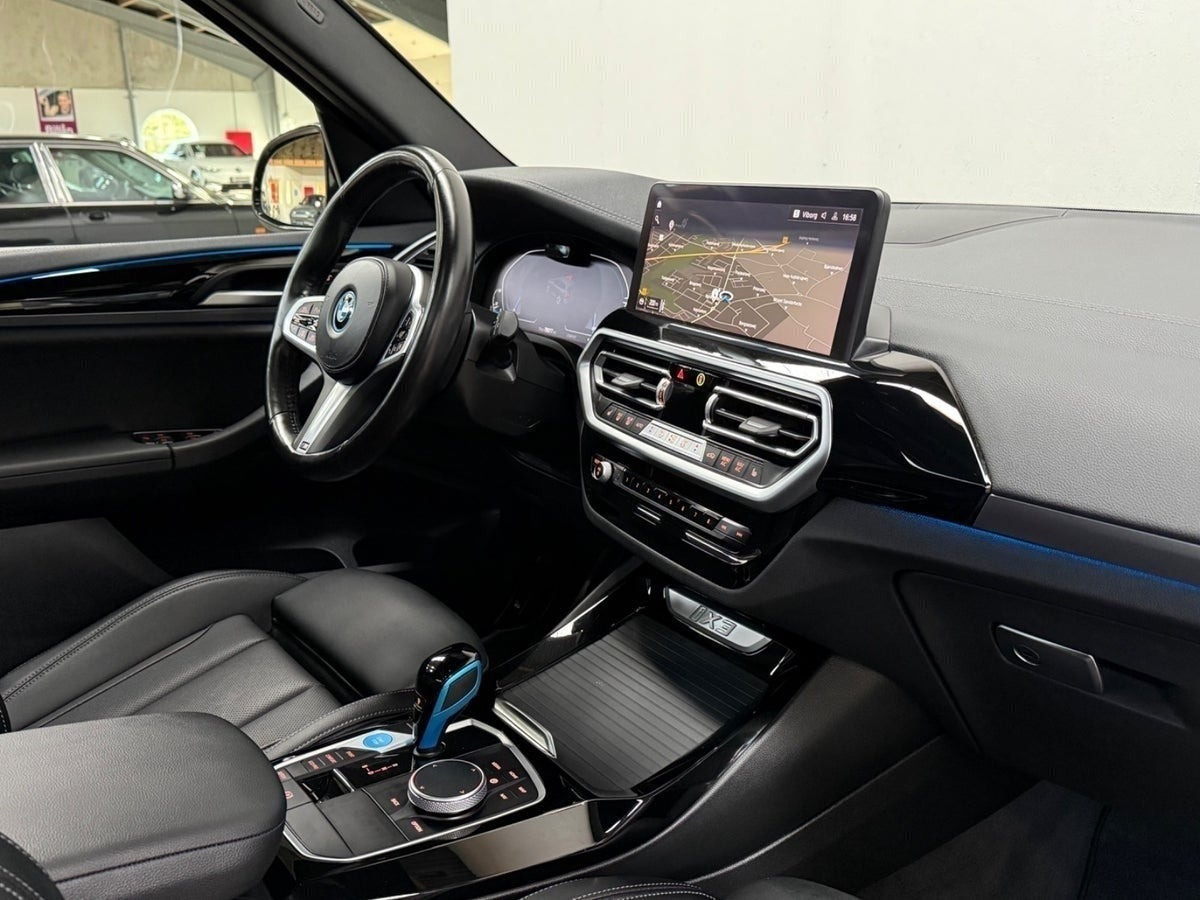 Sort BMW iX3 fra 2022