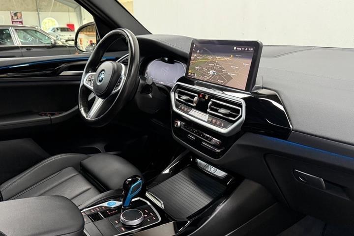 Sort BMW iX3 fra 2022