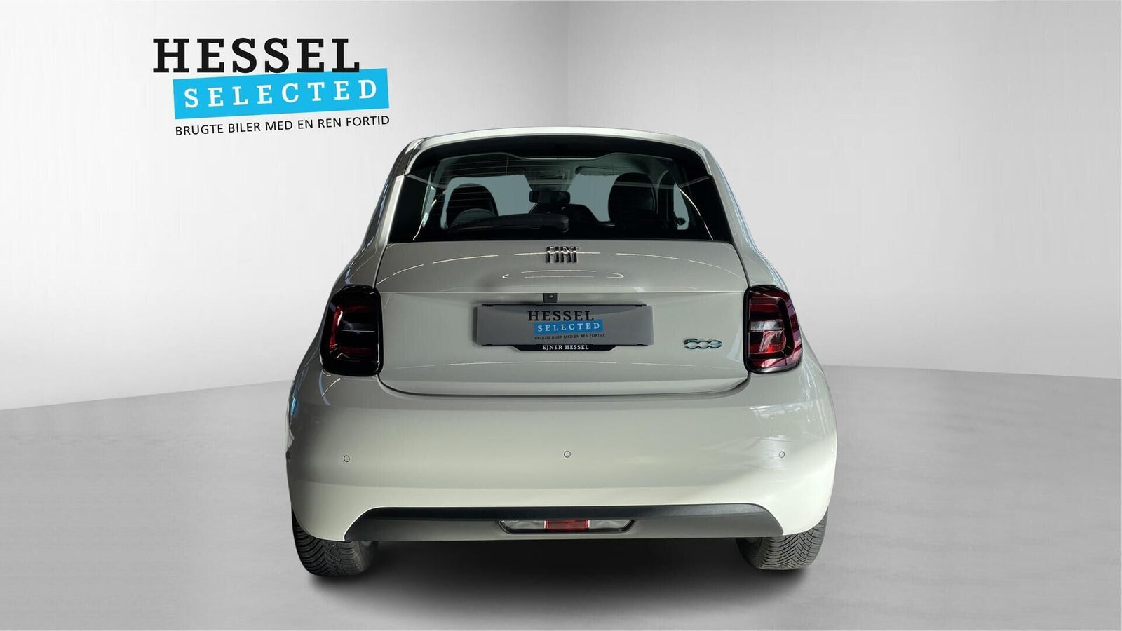 Hvid Fiat 500e fra 2024