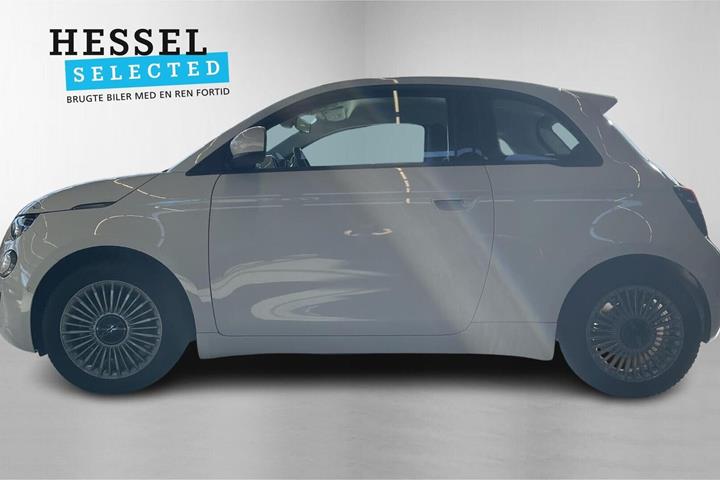 Hvid Fiat 500e fra 2024