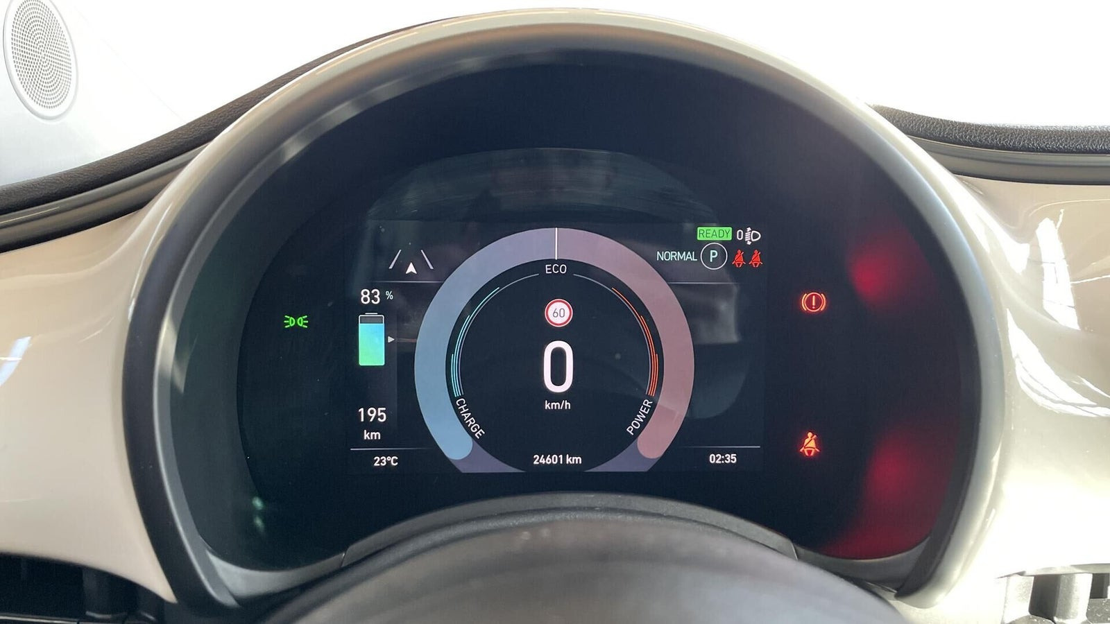 Hvid Fiat 500e fra 2024