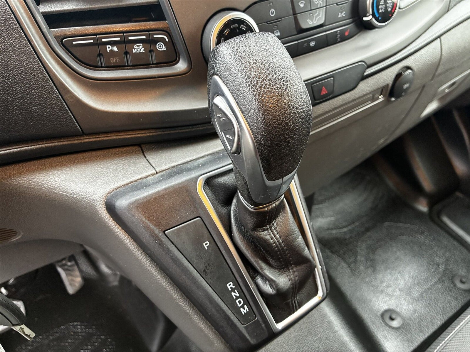 Hvid Ford Transit Custom 300 L1 fra 2023