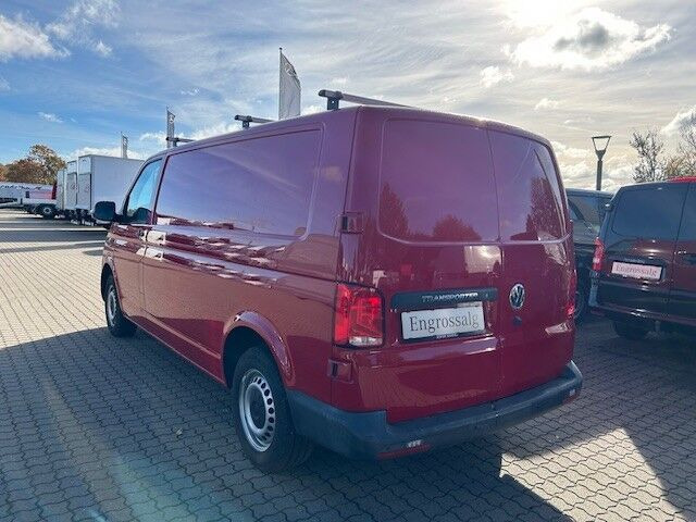 Rød VW Transporter fra 2020
