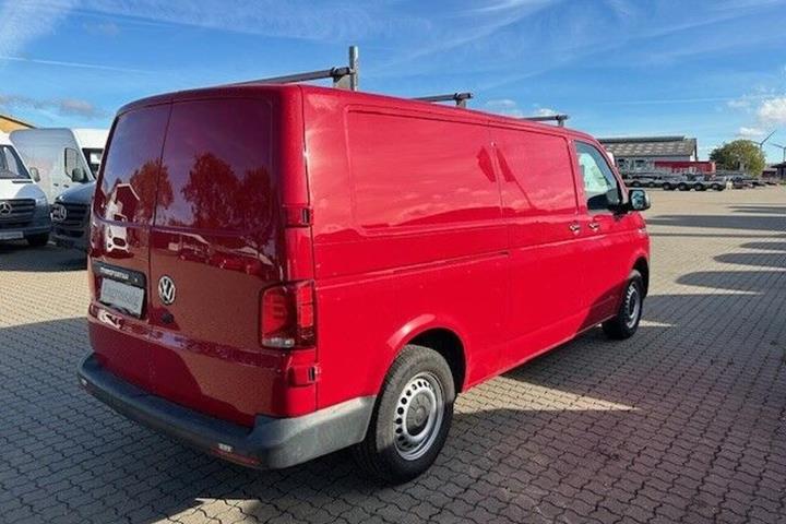Rød VW Transporter fra 2020