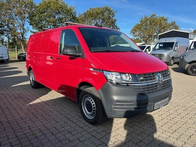 Rød VW Transporter fra 2020