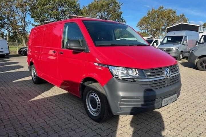 Rød VW Transporter fra 2020