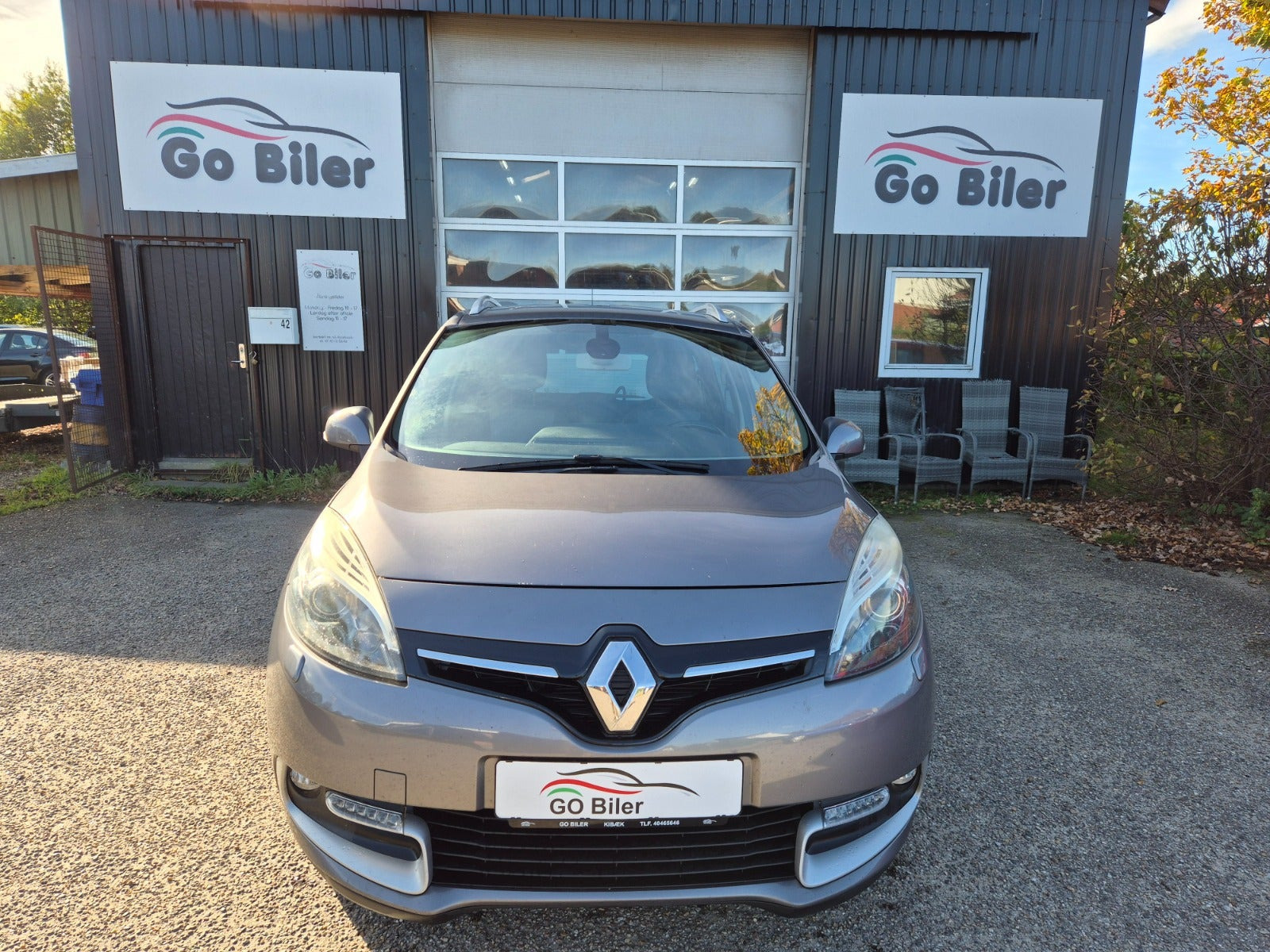 Grøn Renault Grand Scenic III fra 2014