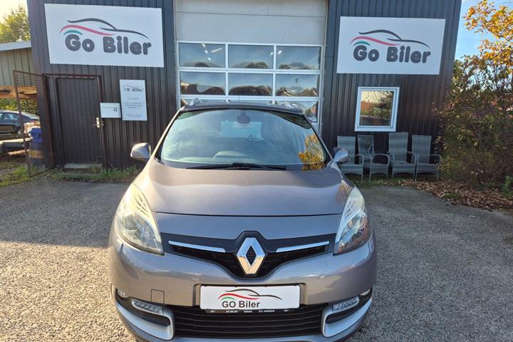Grøn Renault Grand Scenic III fra 2014