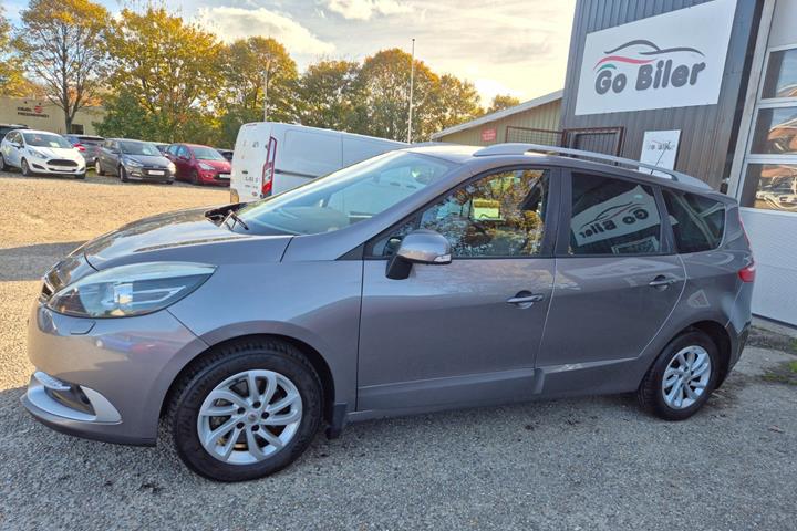 Grøn Renault Grand Scenic III fra 2014
