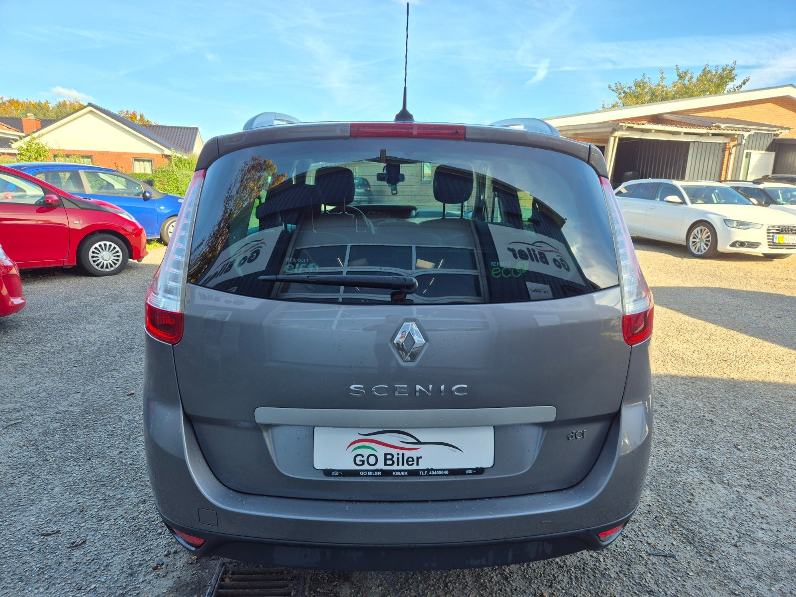 Grøn Renault Grand Scenic III fra 2014
