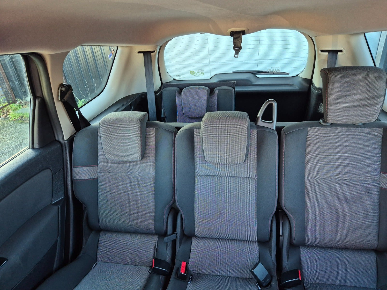 Grøn Renault Grand Scenic III fra 2014