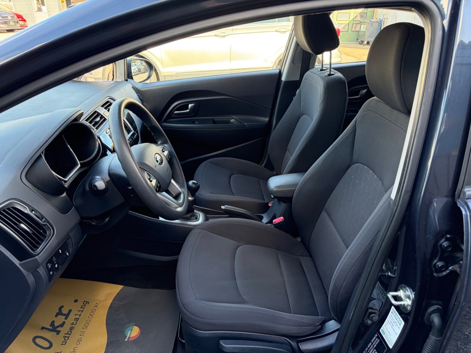 Blå Kia Rio fra 2015